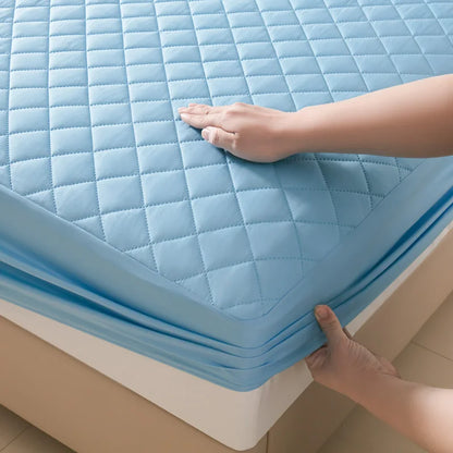 Wasserdichter Matratzenschutz mit Spannform