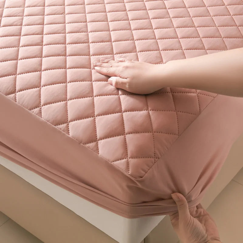 Wasserdichter Matratzenschutz mit Spannform