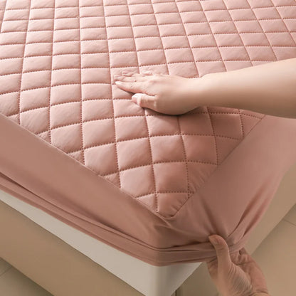 Wasserdichter Matratzenschutz mit Spannform